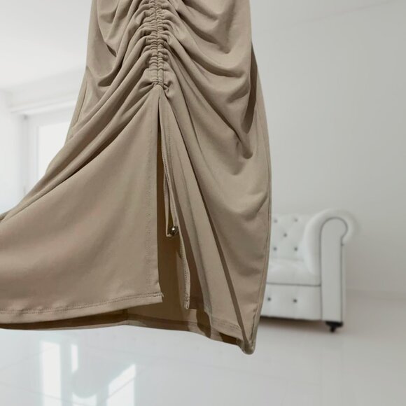 Forever 21 Ruched Midi Dress – NWT, Adjustable Straps, Zipper Back, Size Small - Picture 5 of 15